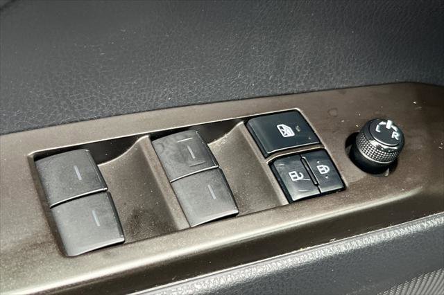 Certified 2021 Toyota Camry SE image 13