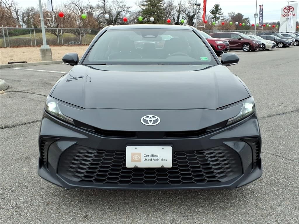 Used 2025 Toyota Camry SE image 10