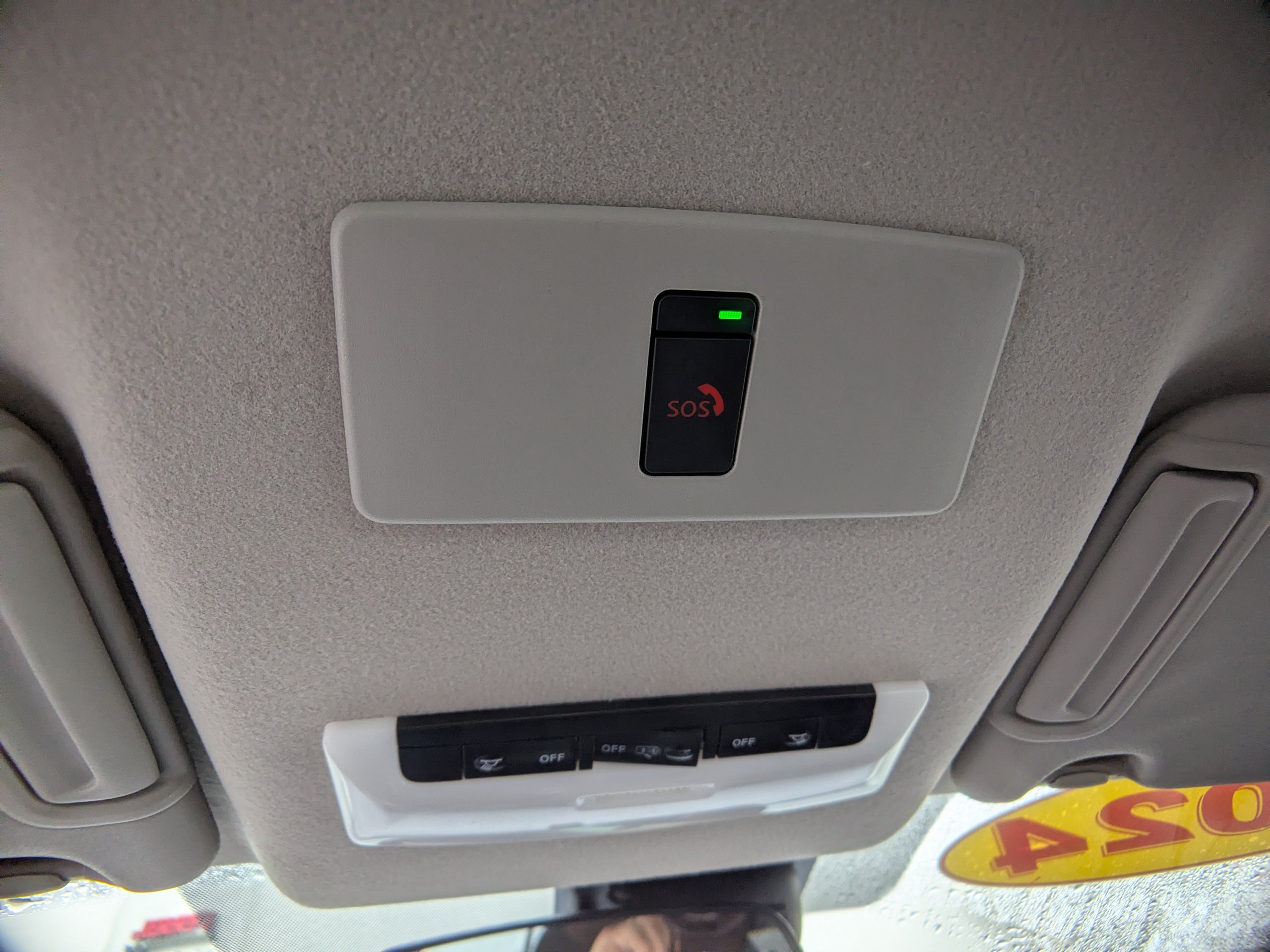 Used 2024 Nissan Versa SR FWD image 18