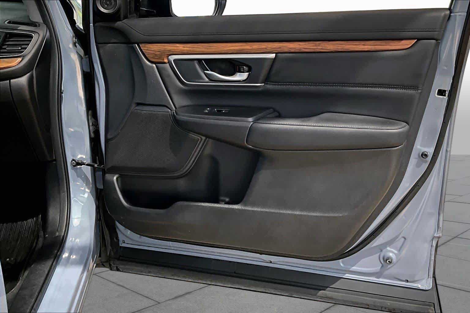 Used 2021 Honda CR-V Touring image 23