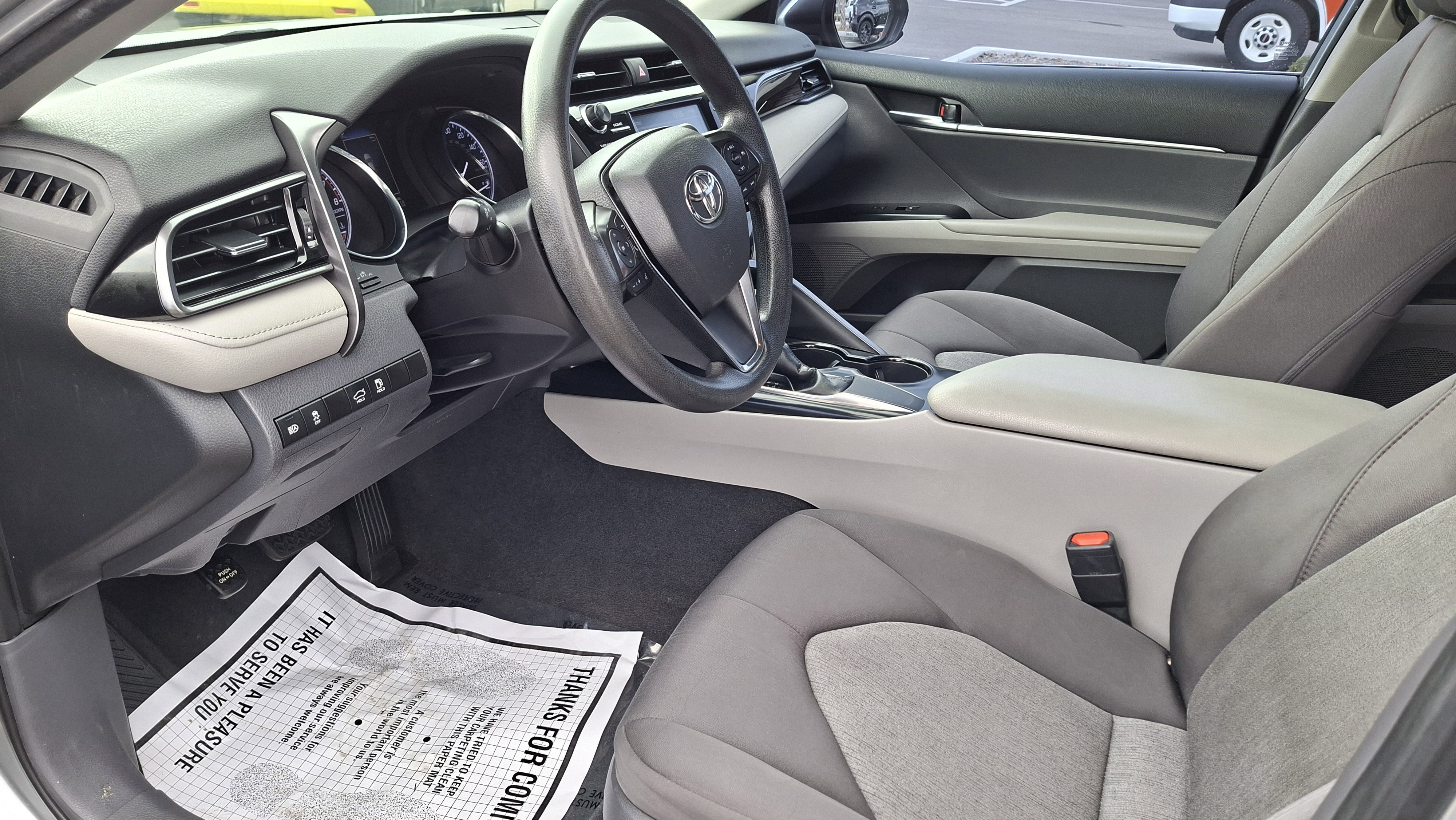 Used 2019 Toyota Camry LE image 9