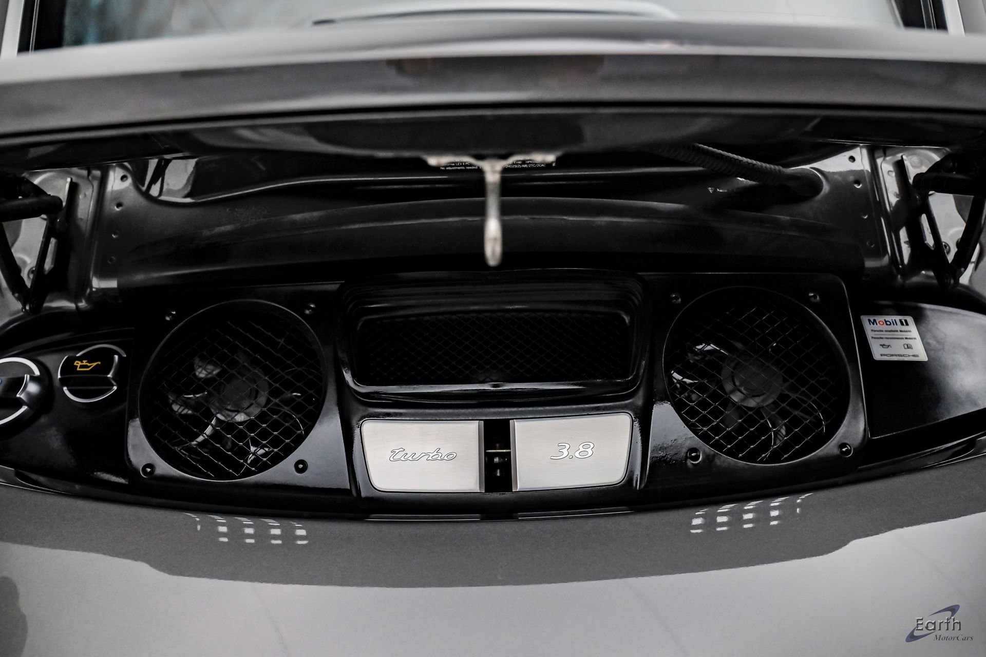 Used 2017 Porsche 911 Turbo image 3