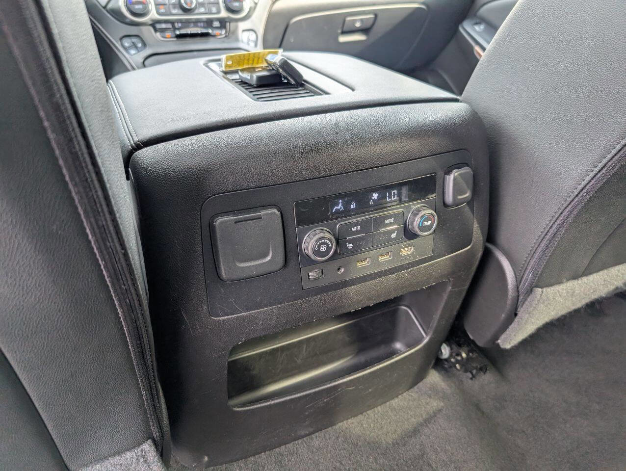 Used 2017 Chevrolet Suburban Premier AWD/4WD image 18