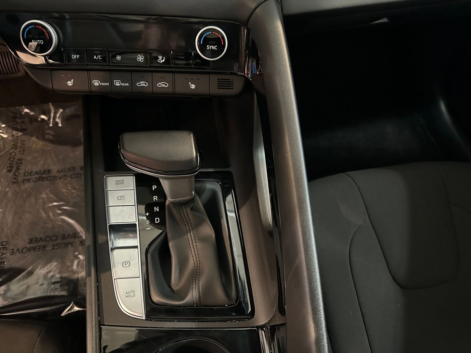 Used 2025 Hyundai Elantra SEL image 41