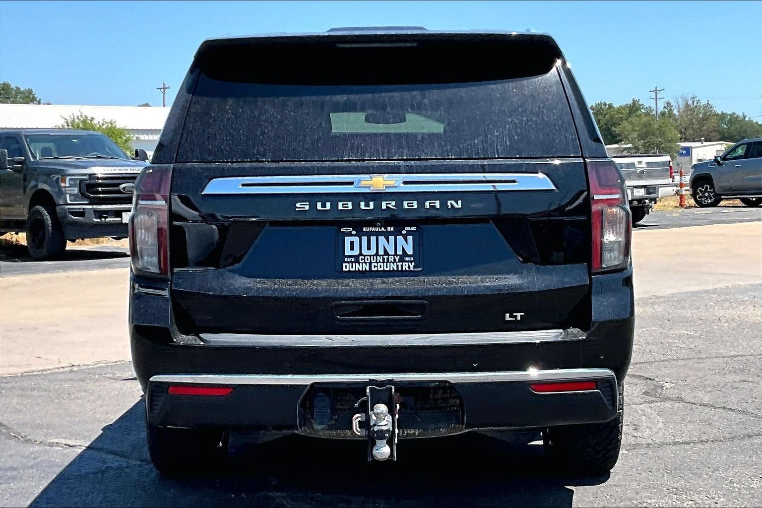 Used 2022 Chevrolet Suburban LT AWD/4WD image 4