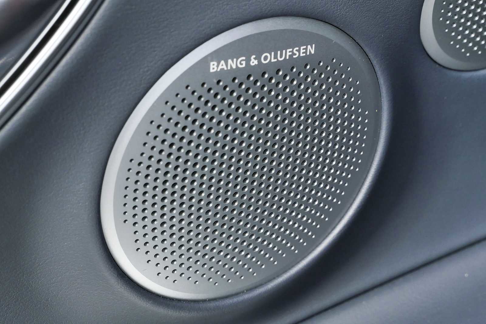 Used 2025 Genesis GV80 3.5T e-SC AWD/4WD image 7