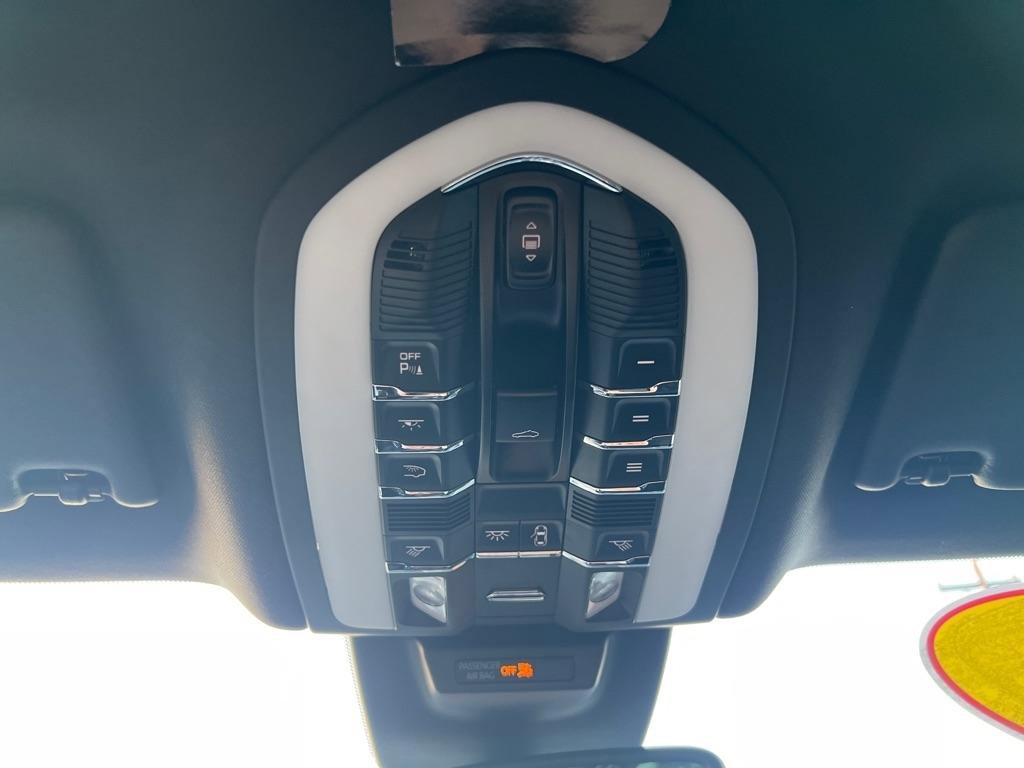 Used 2017 Porsche Macan GTS w/ Premium Package Plus image 28