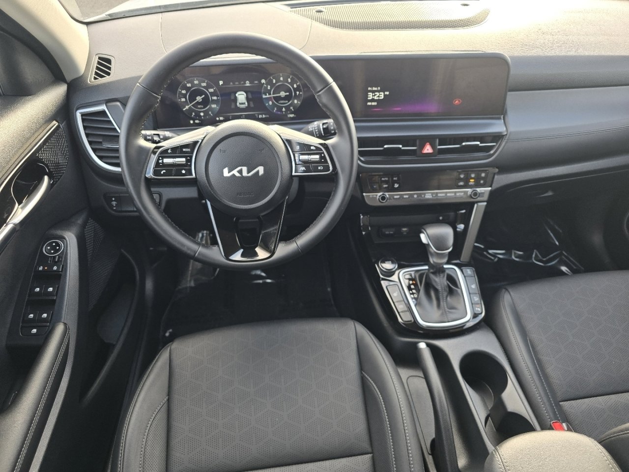 Used 2025 Kia Seltos EX w/ EX Sunroof Package image 26