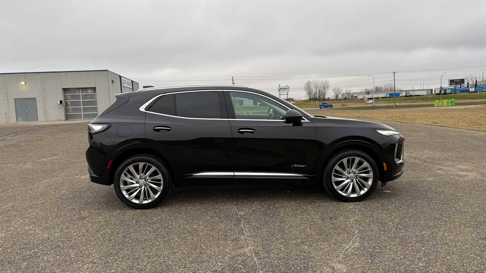 Used 2025 Buick Envision Avenir image 3