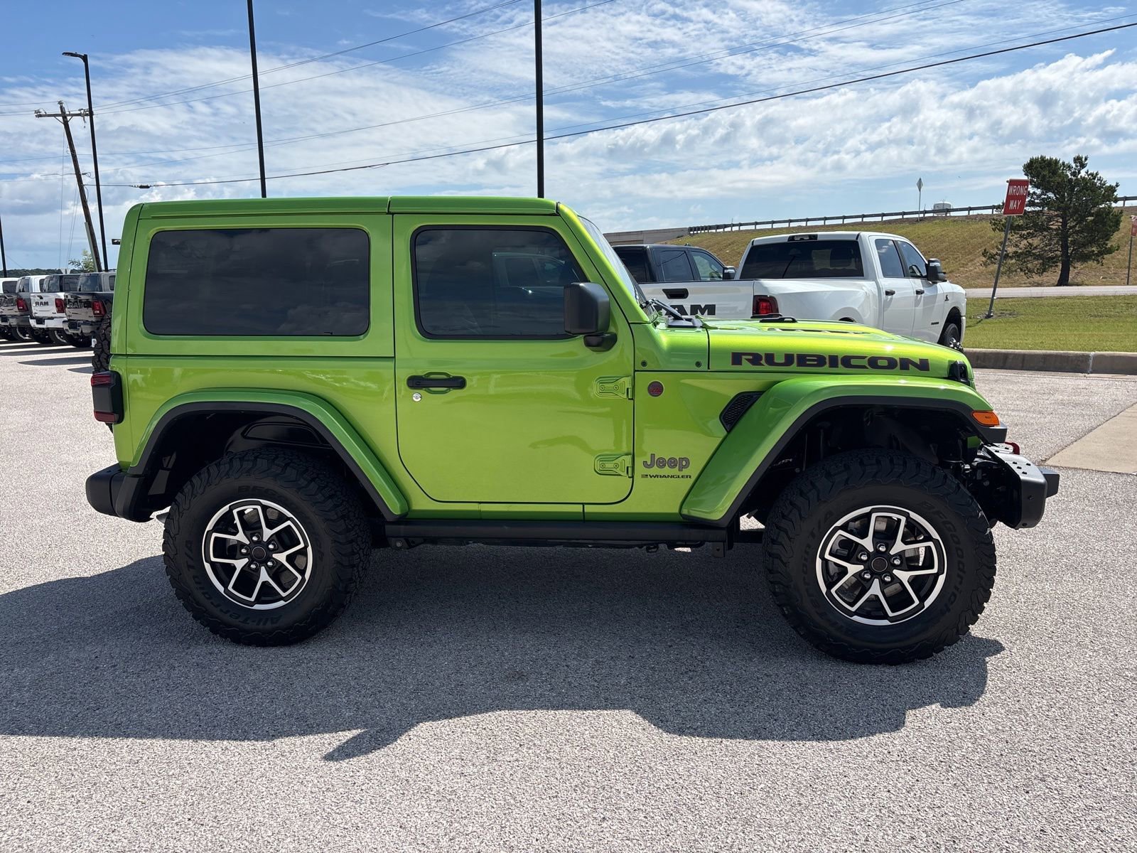 Used 2025 Jeep Wrangler Rubicon AWD/4WD image 7