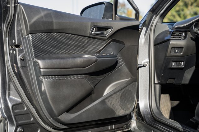 Used 2018 Toyota C-HR XLE image 32