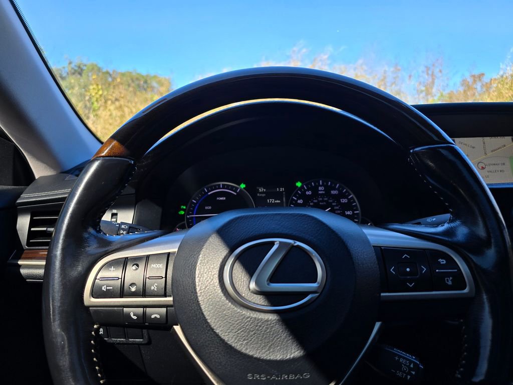 Used 2016 Lexus ES 300h image 30