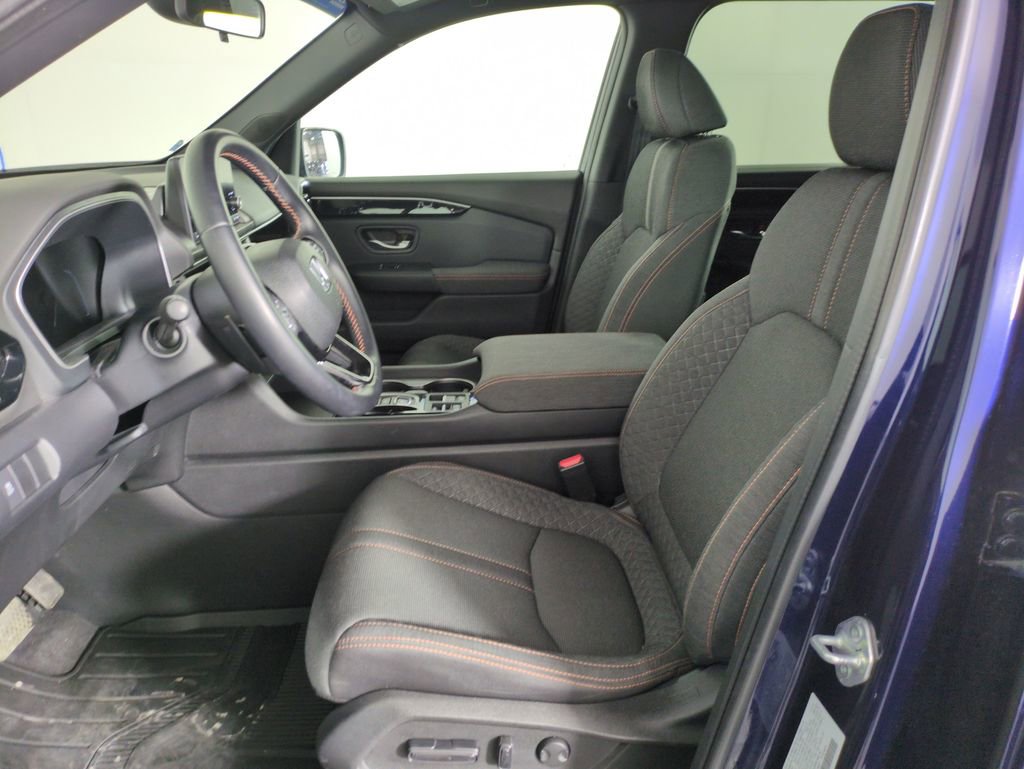 Certified 2023 Honda Pilot Sport image 13