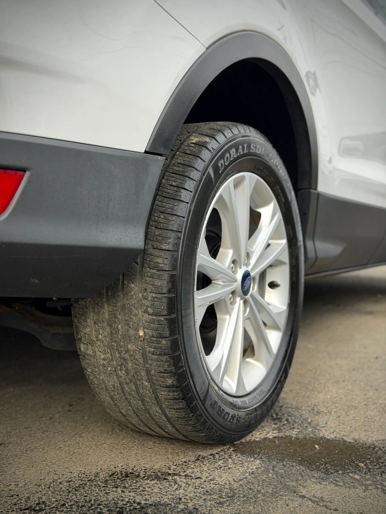 Used 2018 Ford Escape SEL image 24