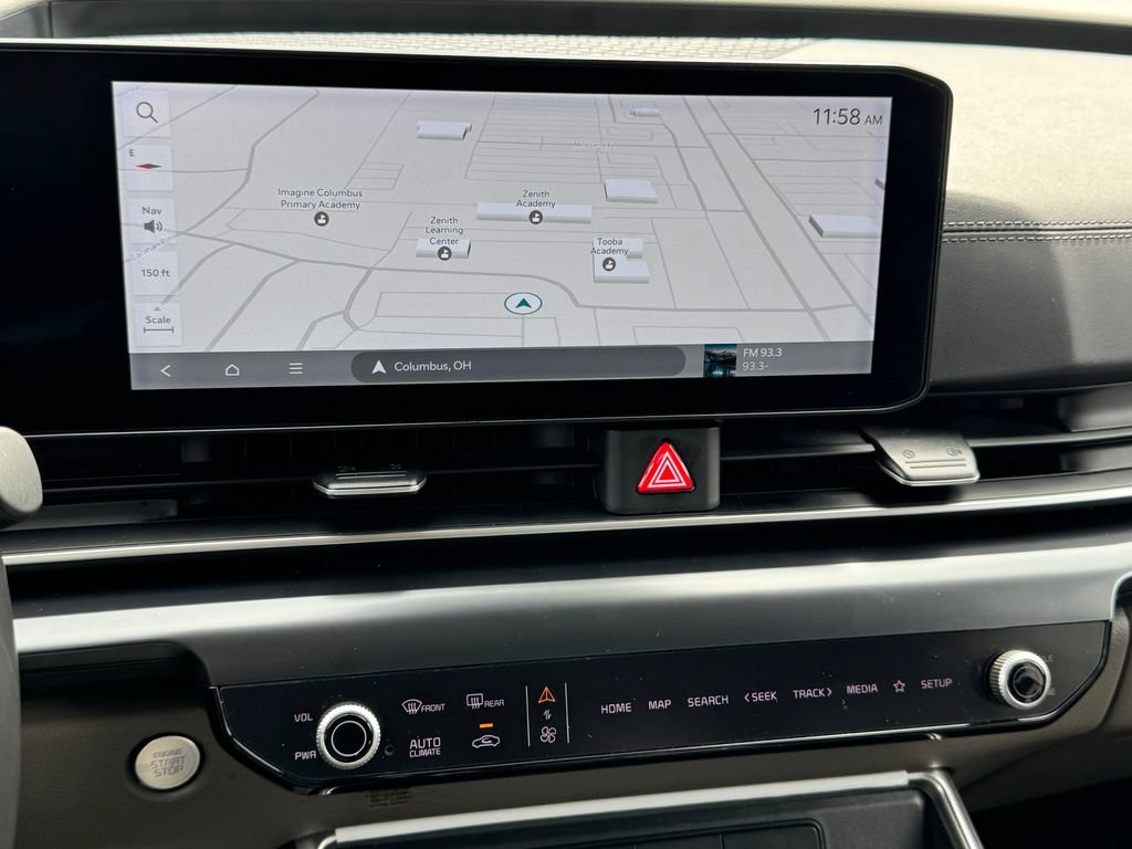 Used 2025 Kia Carnival FWD image 22