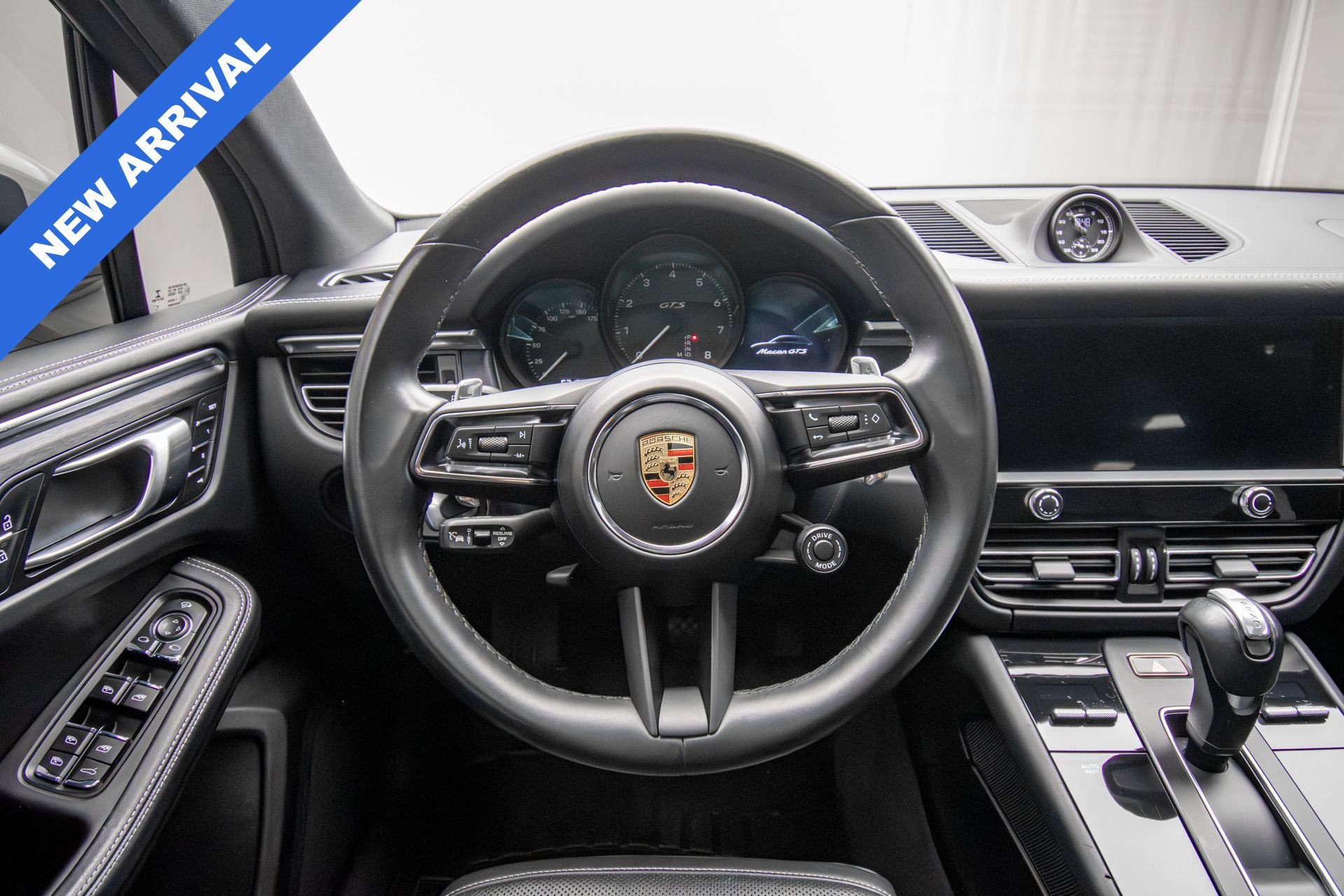 Used 2023 Porsche Macan GTS w/ Premium Package Plus AWD/4WD image 11
