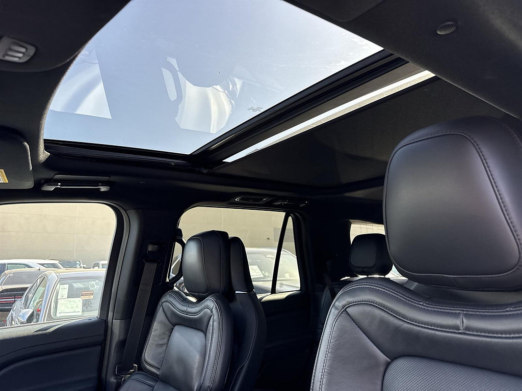 Used 2024 Lincoln Navigator Reserve AWD/4WD image 18
