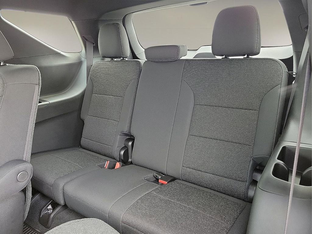 New 2026 Chevrolet Traverse LT w/ Sun and Wheel Package FWD image 9