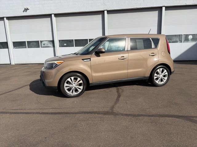 Used 2015 Kia Soul + image 16