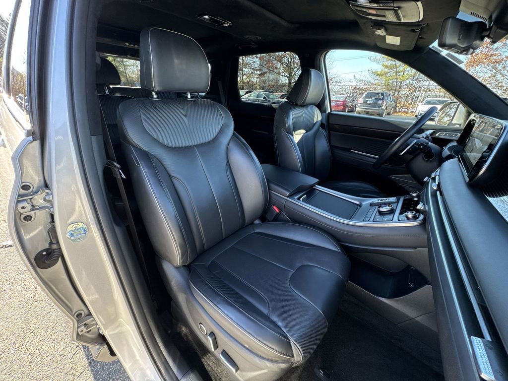 Used 2024 Hyundai Palisade Calligraphy image 27