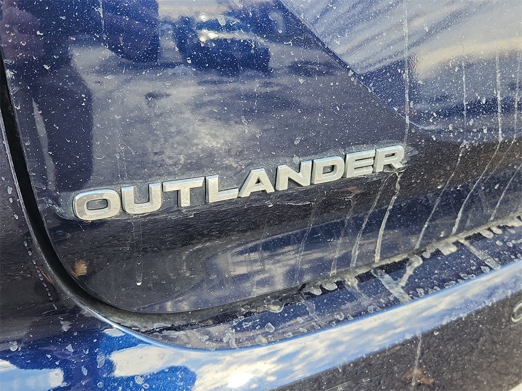 Used 2024 Mitsubishi Outlander SE image 11