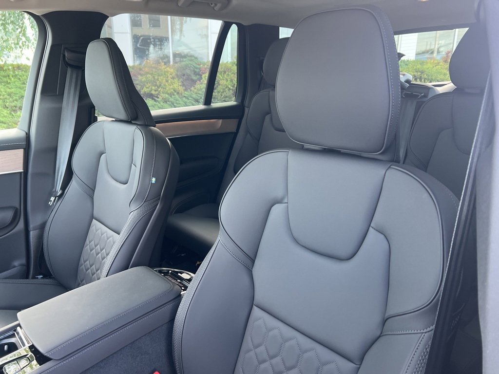 New 2026 Volvo XC90 B6 Plus w/ Protection Package Premier image 15