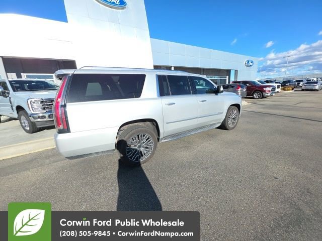 Used 2016 Cadillac Escalade ESV 4WD image 10