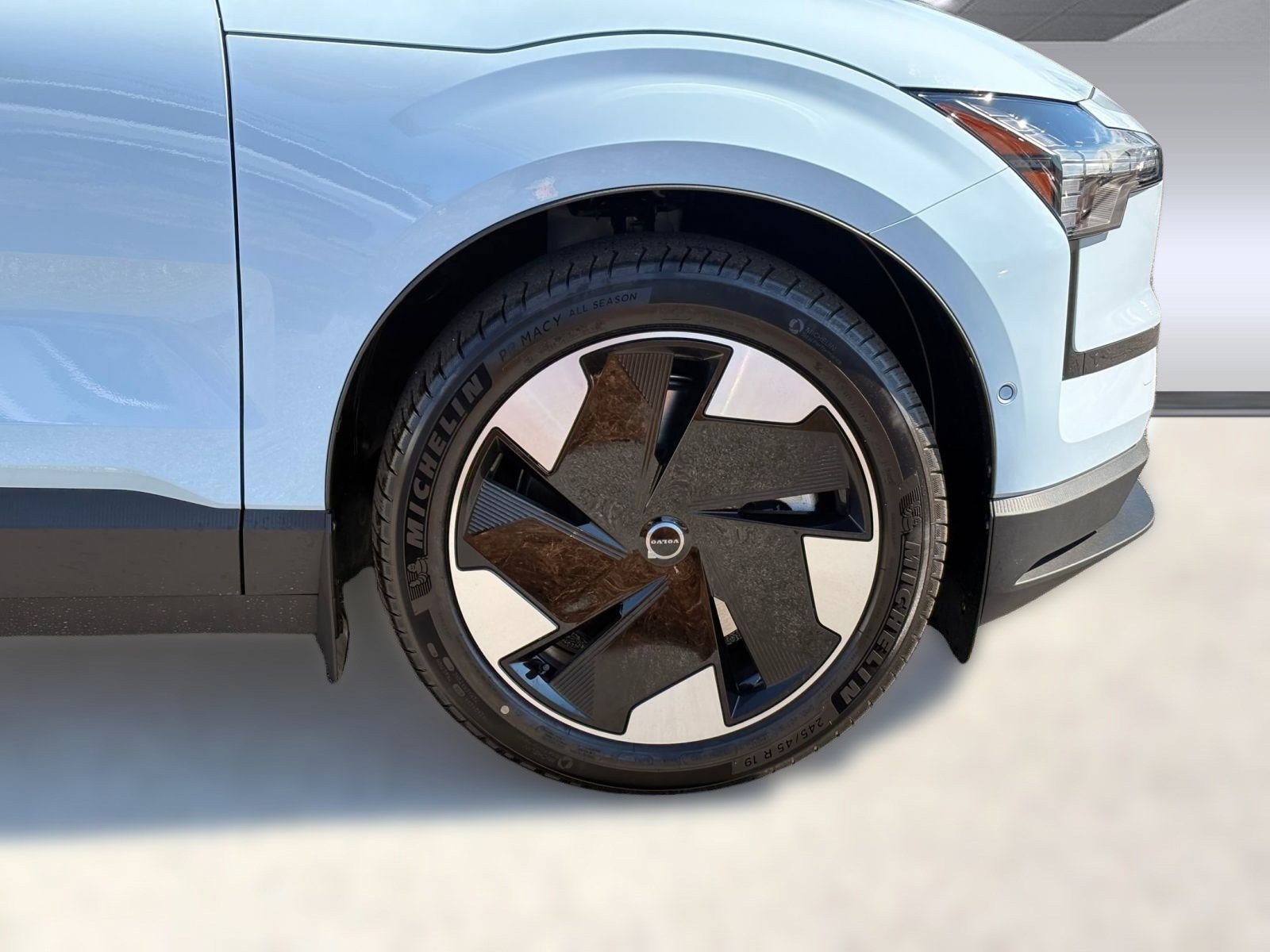 New 2026 Volvo EX30 Ultra w/ Climate Package image 12