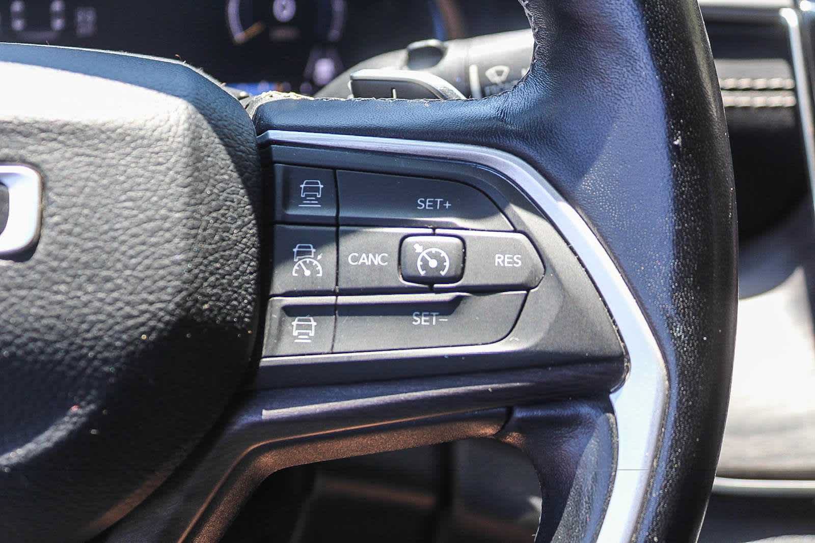Used 2022 Jeep Grand Cherokee L Limited RWD image 23