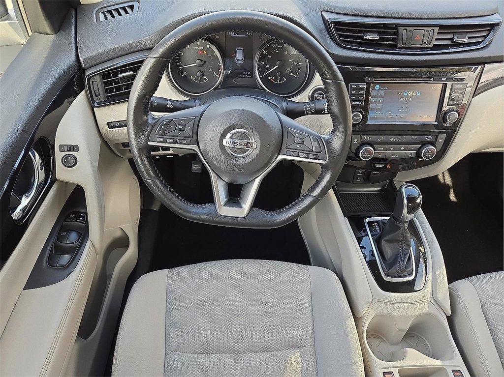 Used 2018 Nissan Rogue Sport SV w/ SV Technology Package image 12