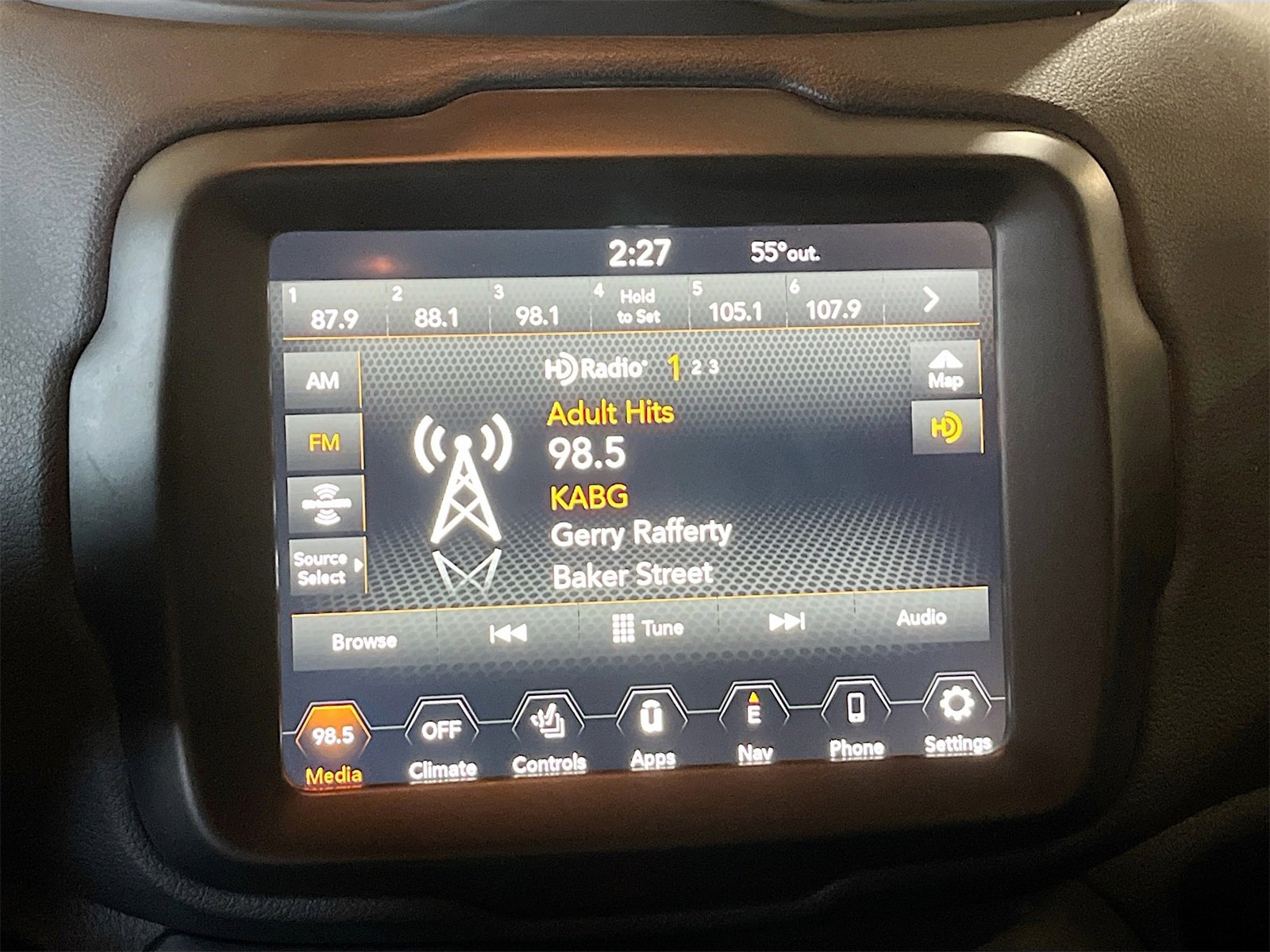 Used 2023 Jeep Renegade Limited image 15