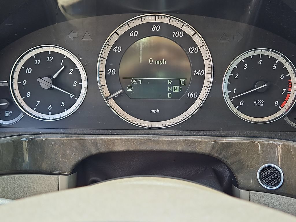 Used 2010 Mercedes-Benz E 350 4MATIC Sedan image 25
