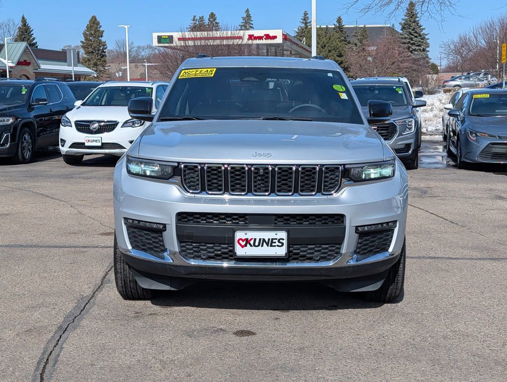Used 2024 Jeep Grand Cherokee L Limited w/ Luxury Tech Group II image 2