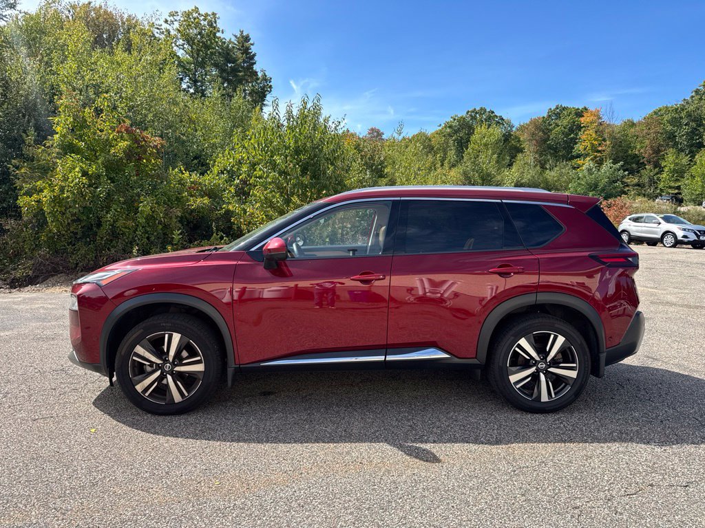 Used 2021 Nissan Rogue Platinum AWD/4WD image 2