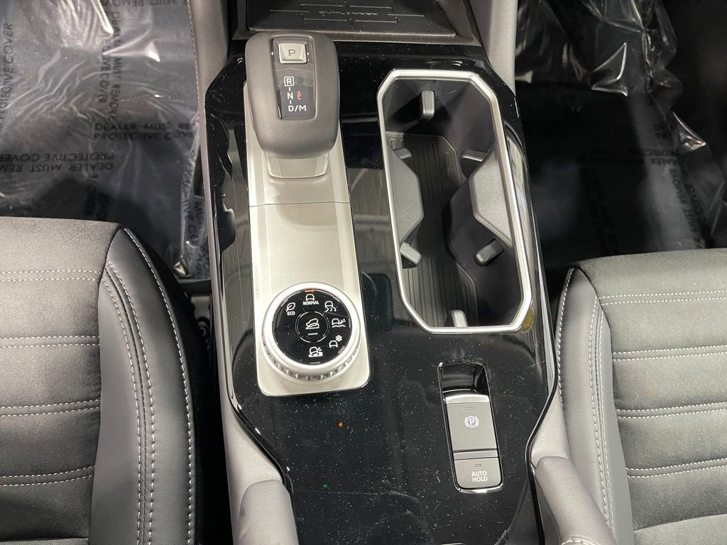 New 2025 Mitsubishi Outlander SE image 13