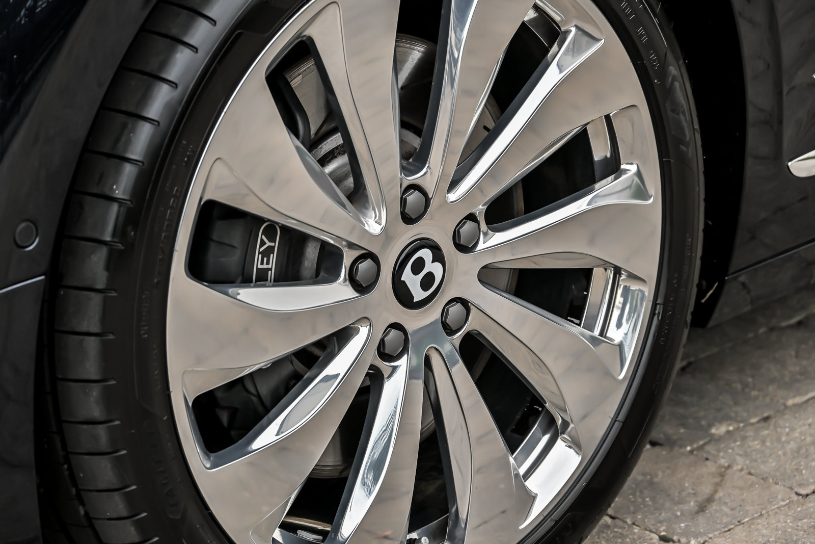 Certified 2023 Bentley Flying Spur Plug-In Hybrid AWD/4WD image 8