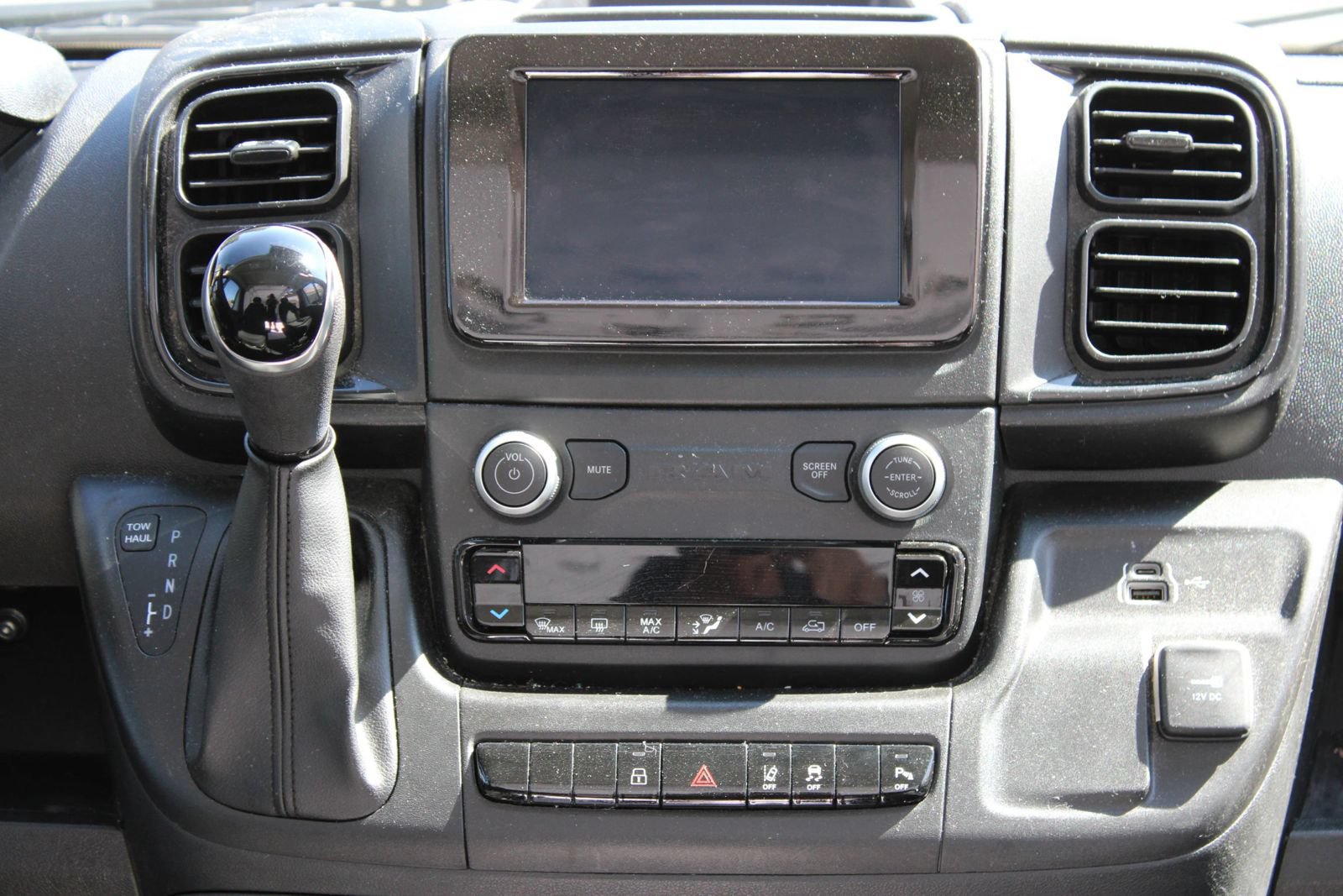Used 2024 RAM ProMaster 2500 w/ Safety Group FWD image 17