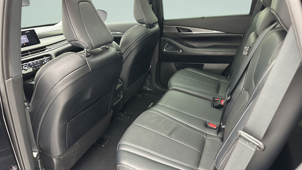 Used 2023 INFINITI QX60 Luxe w/ Vision Package AWD/4WD image 9