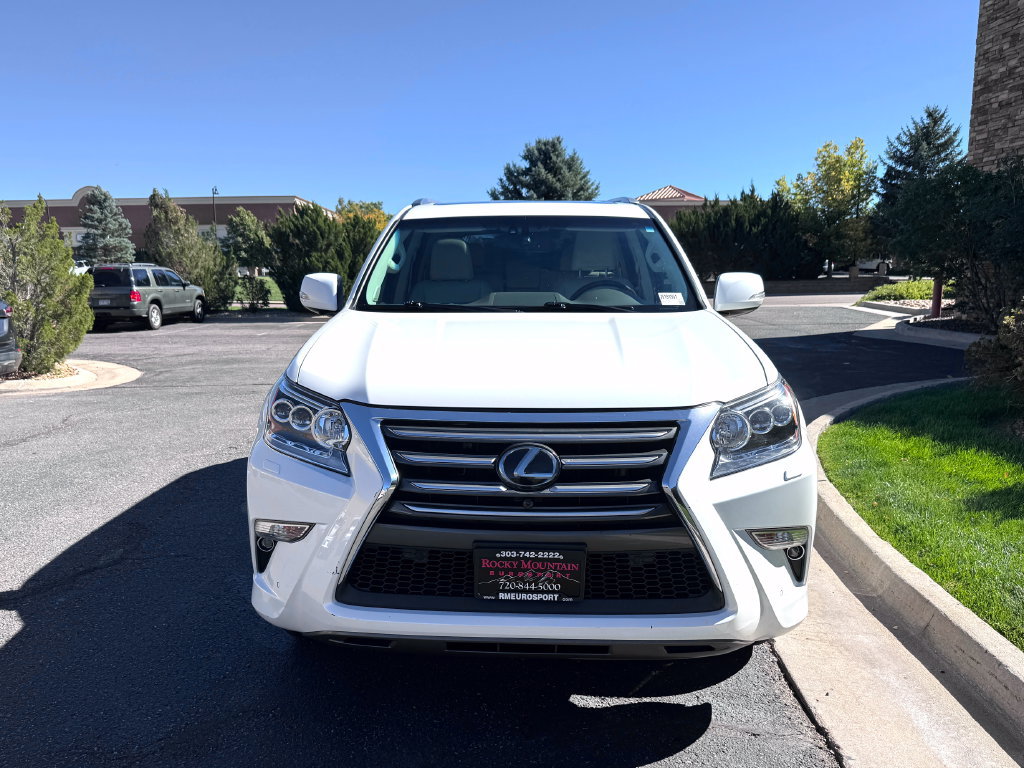 Used 2018 Lexus GX 460 Luxury AWD/4WD image 3