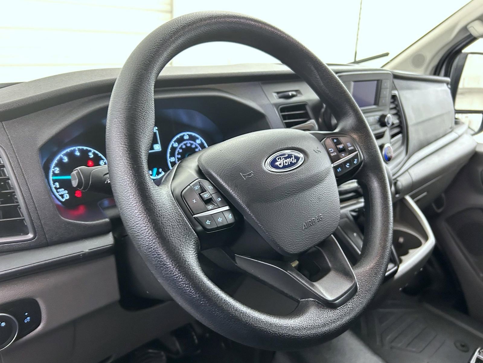 Used 2024 Ford Transit 350 XL image 11