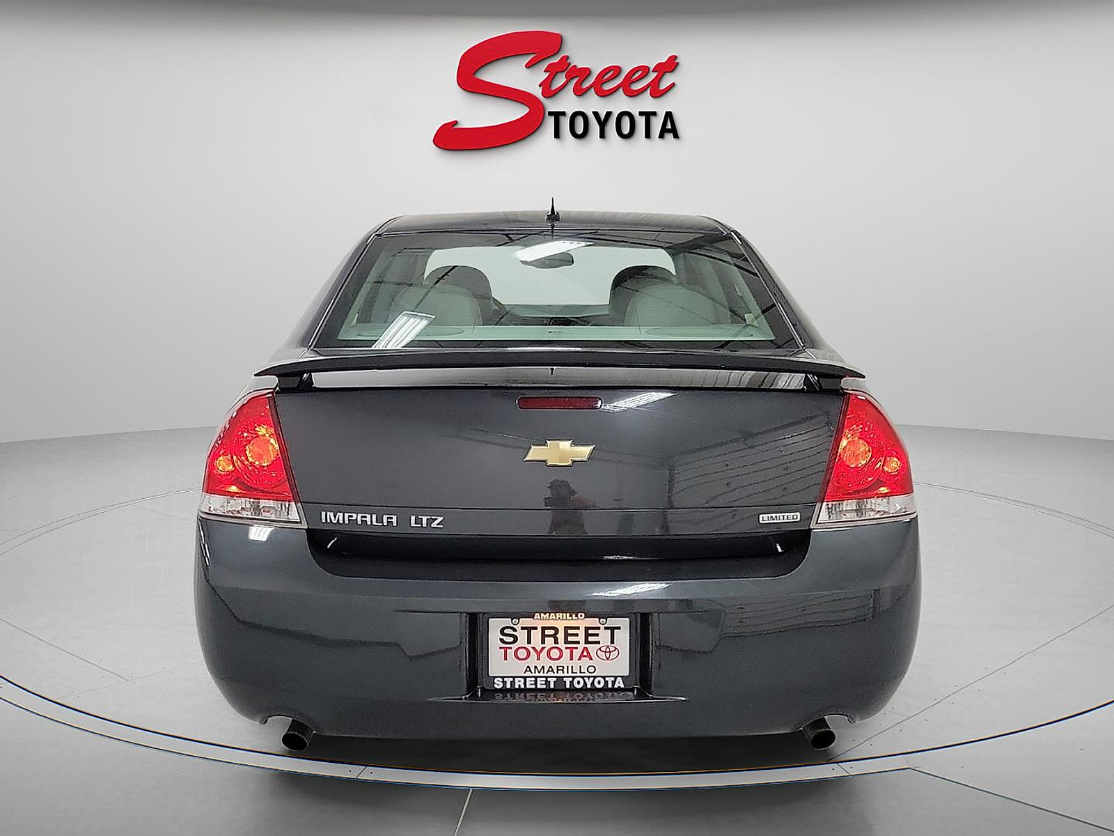 Used 2016 Chevrolet Impala LTZ FWD image 3