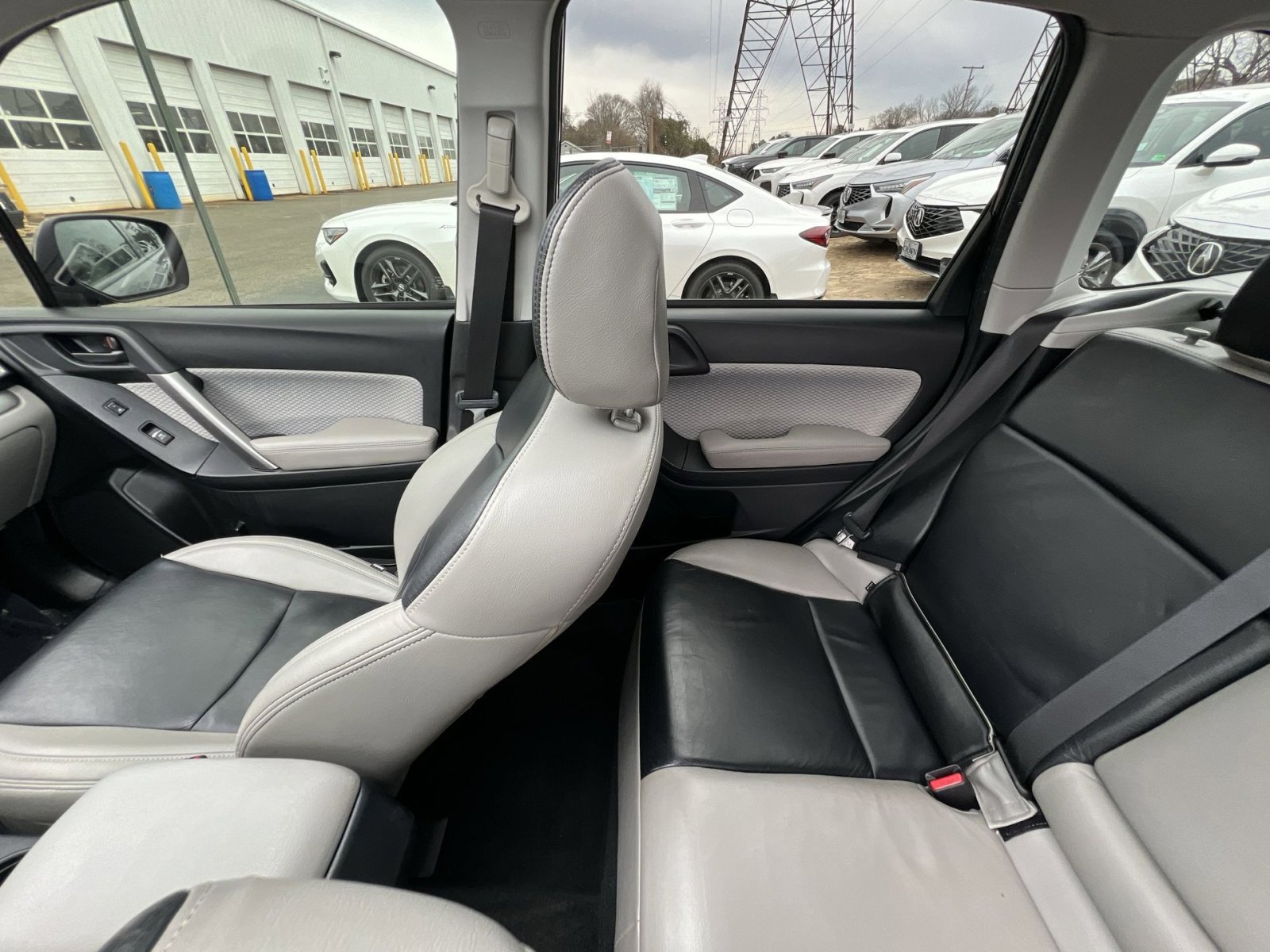 Used 2018 Subaru Forester 2.5i Premium w/ All-Weather Package image 3