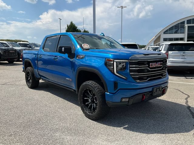 Used 2022 GMC Sierra 1500 AT4 w/ AT4 Preferred Package AWD/4WD image 3