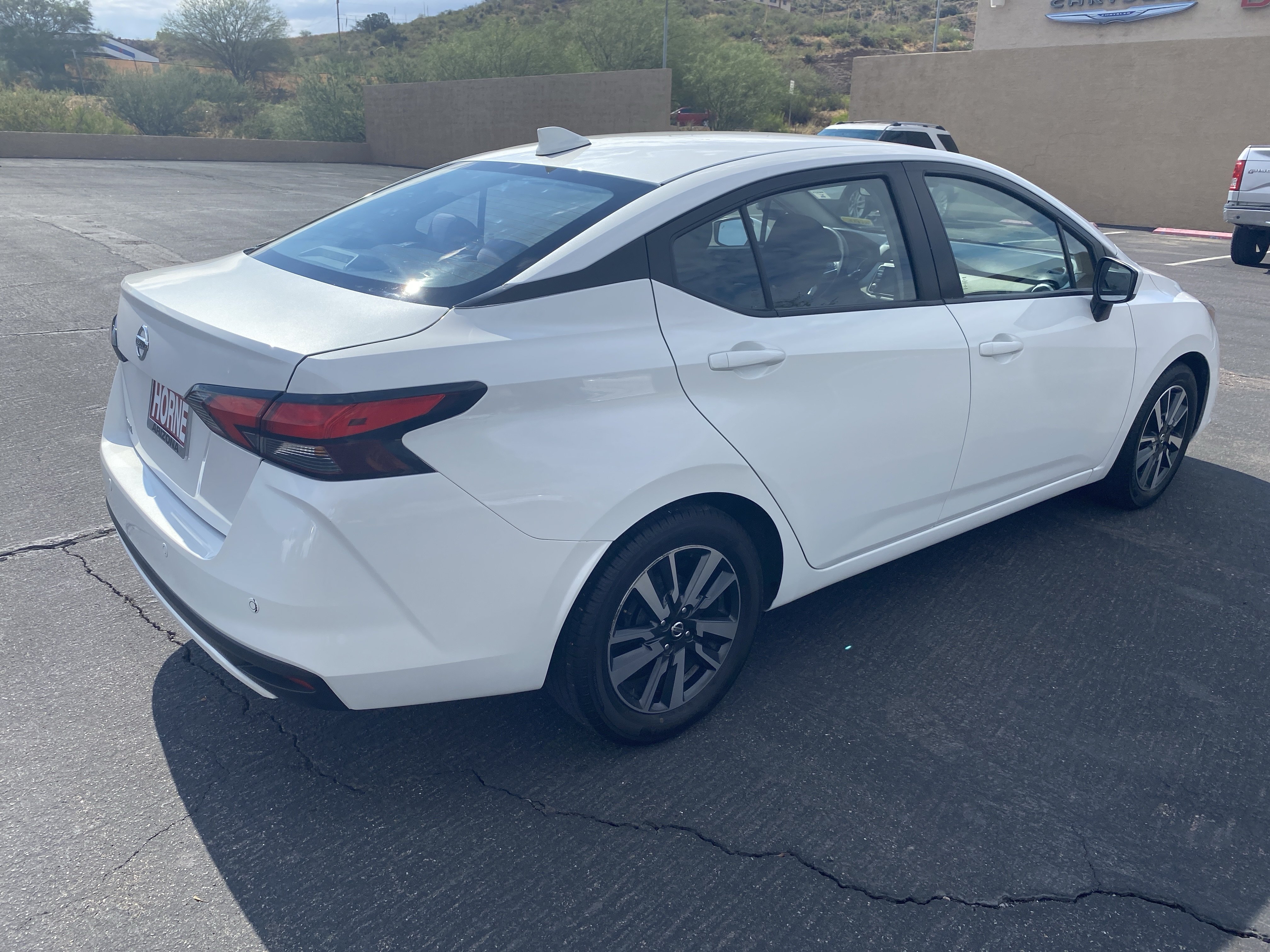 Used 2022 Nissan Versa SV FWD image 4