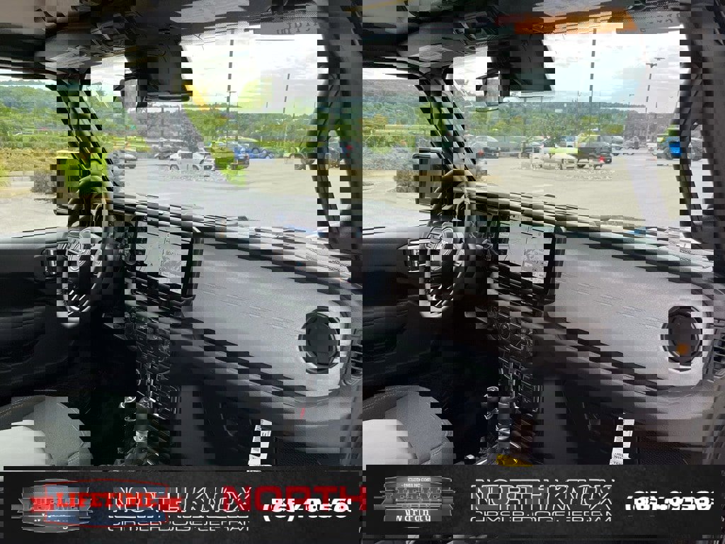 New 2025 Jeep Gladiator Sport image 27