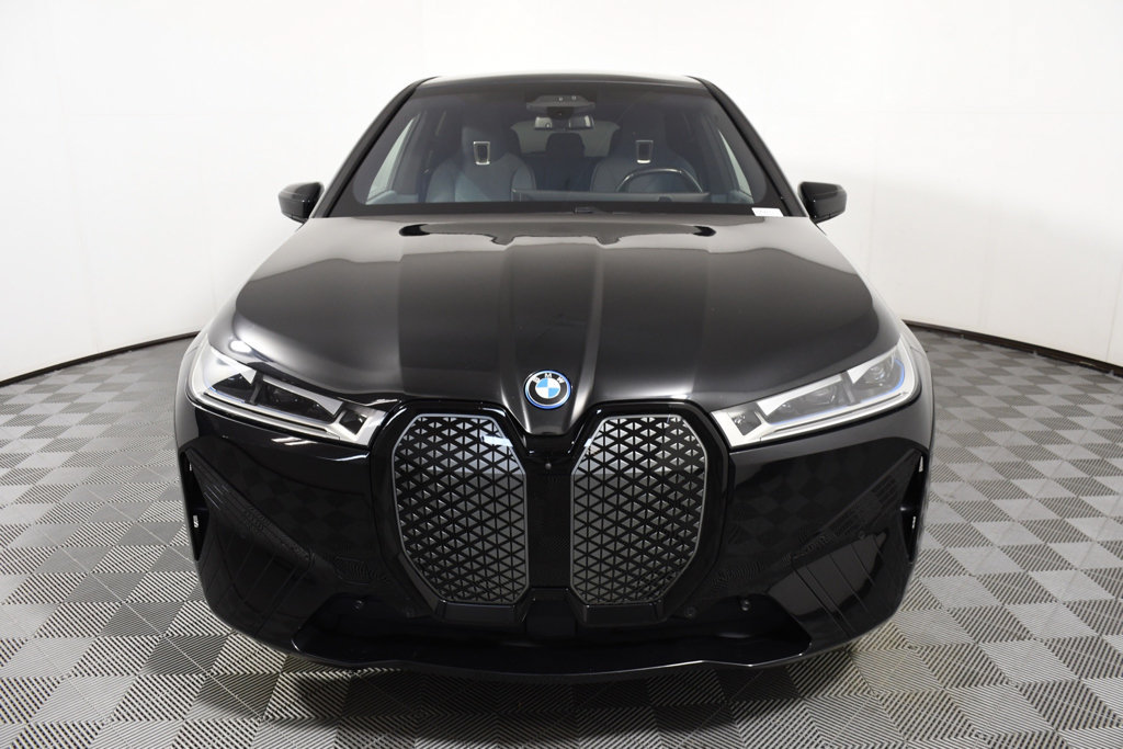 Used 2023 BMW iX xDrive50 w/ Sport Package AWD/4WD image 10