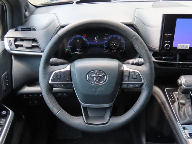 Used 2025 Toyota Sienna Platinum AWD/4WD image 22