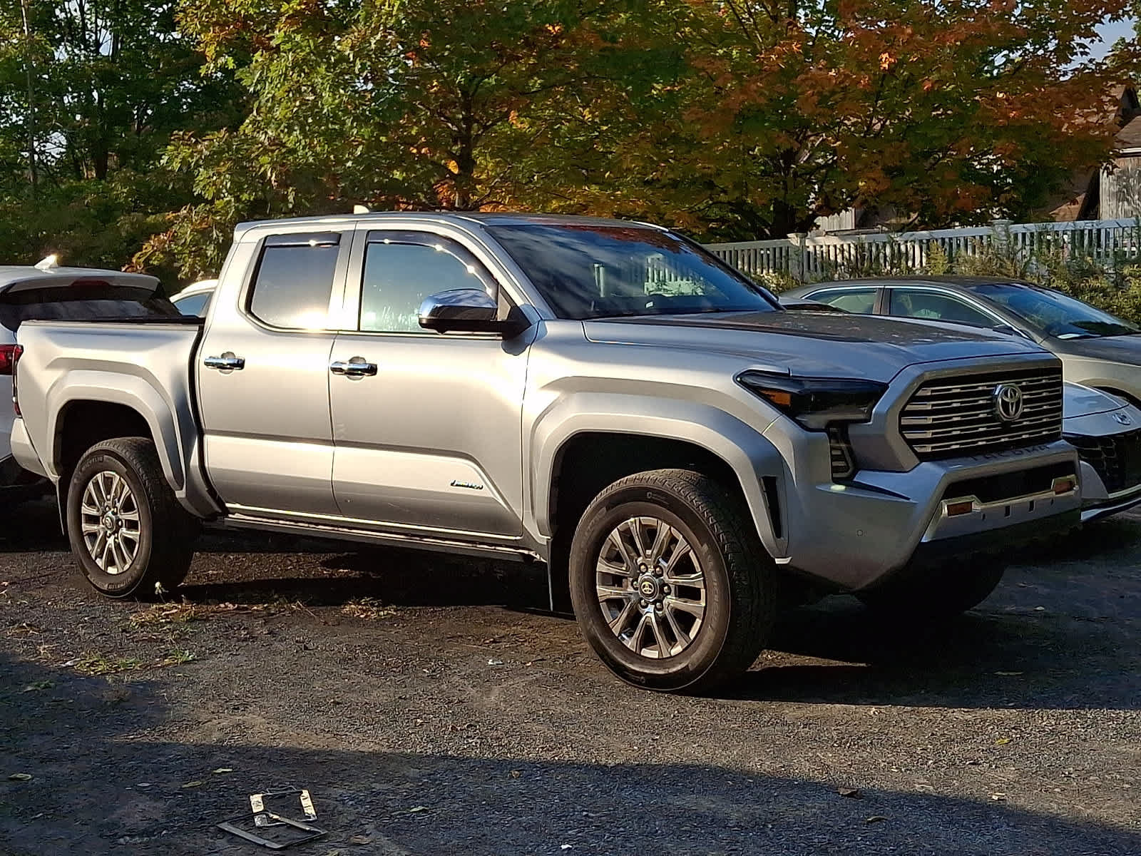 Used 2024 Toyota Tacoma Limited w/ Limited Package (LT) AWD/4WD image 5
