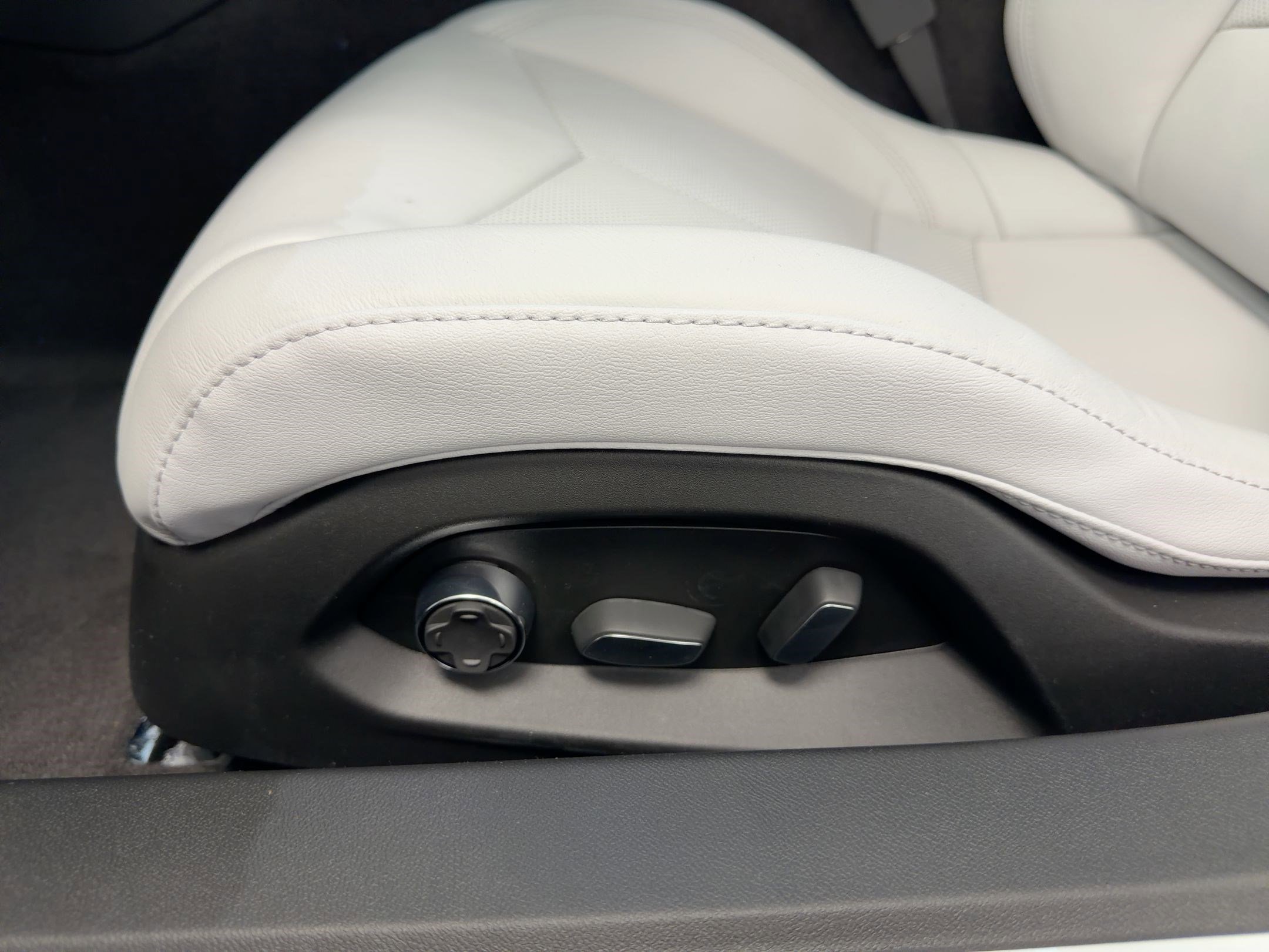 New 2026 Chevrolet Corvette Stingray Preferred Cpe w/ Z51 Performance Package image 13