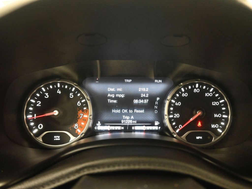 Used 2017 Jeep Renegade Altitude FWD image 14